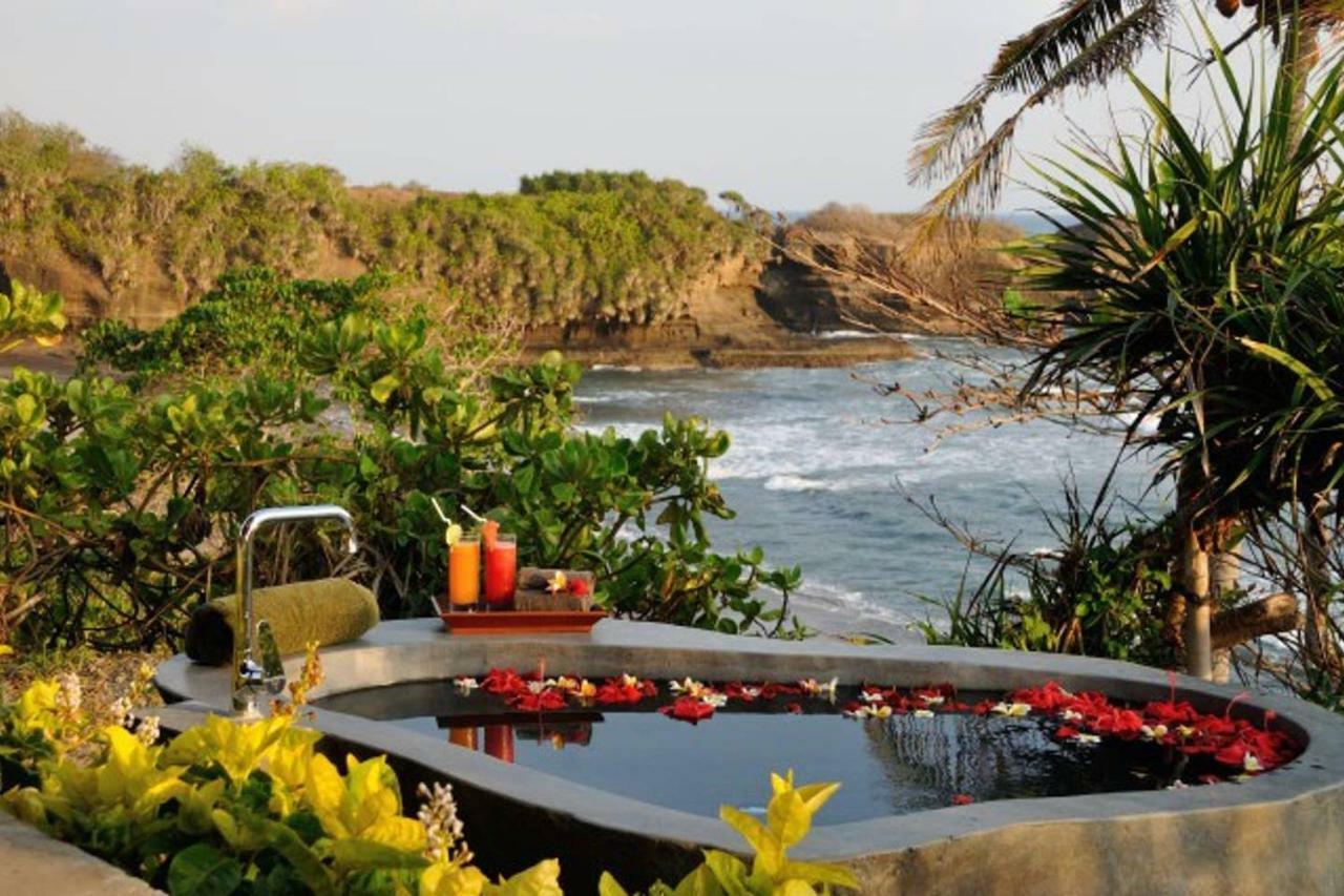 Bulung Daya Beach Villa Retreat Antasari Ngoại thất bức ảnh